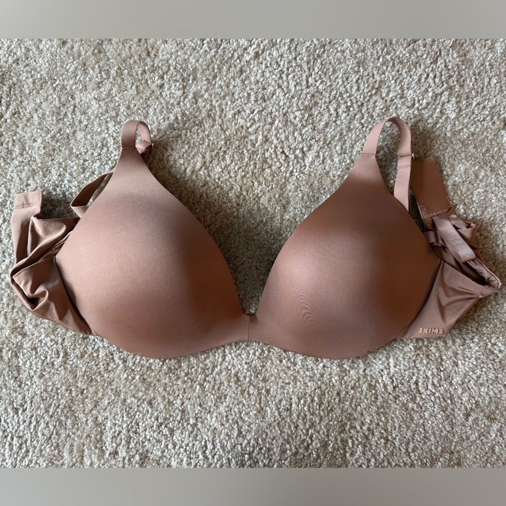 SKIMS WIRELESS FORM SUPER PUSH-UP BRA